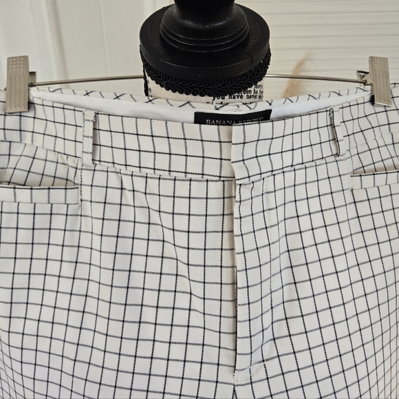 CLASSY BLACK & WHITE GRID PATTERN SLACKS 🖤🤍 - Picture 3 of 11